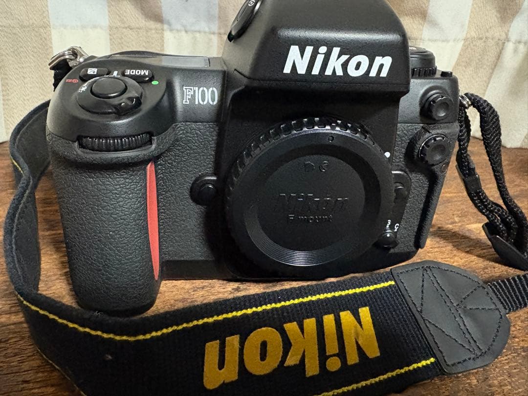 値下げしましたNikon F100 AF ZooM−Nikkor 24-85mm