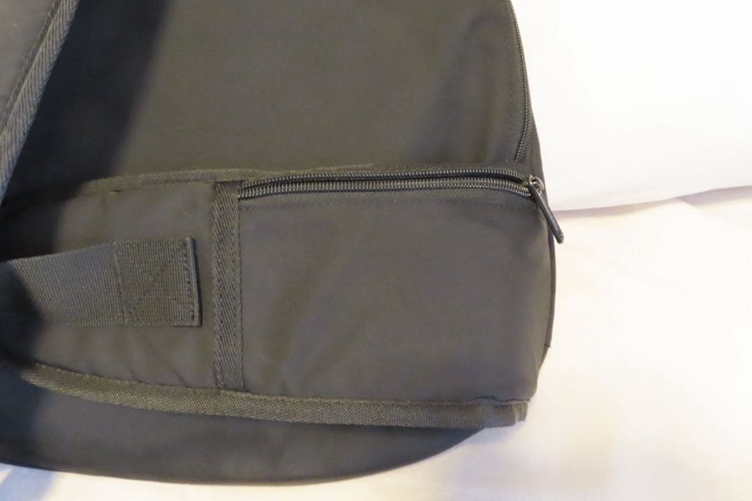 ユニバーサルオーバーオール　ボディバッグ　ワンショルダーバッグ　ブラック