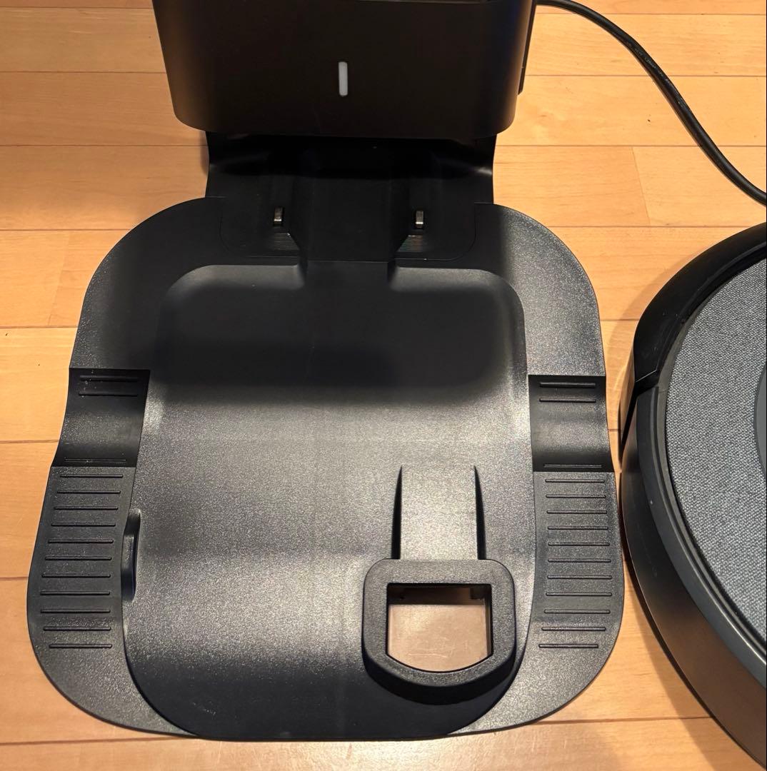 【美品】iRobot ルンバ i3+ クリーンベースセット（自動ゴミ収集機付）