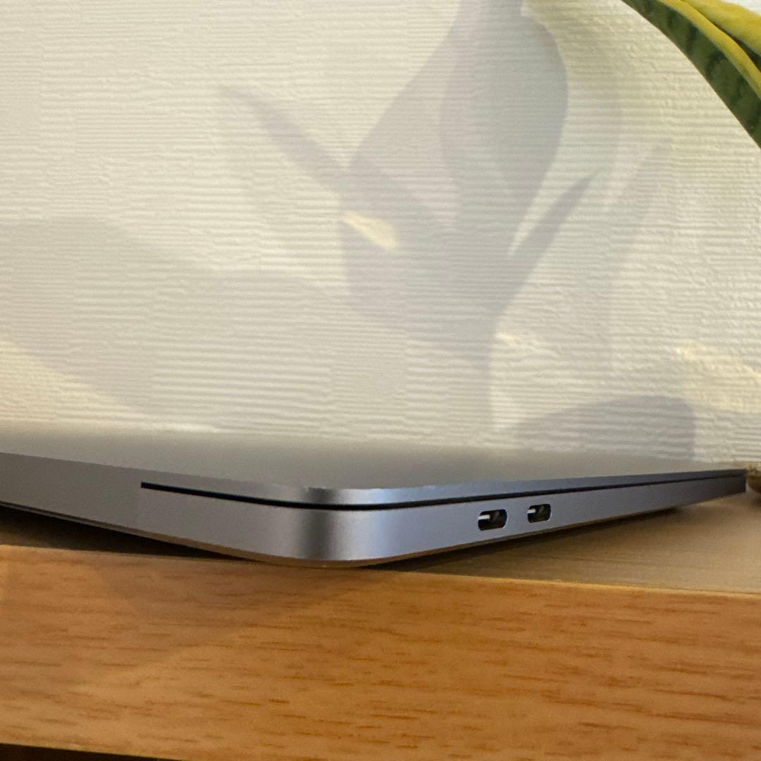 【美品】MacBook Pro 13 2020 Core i5 256gb