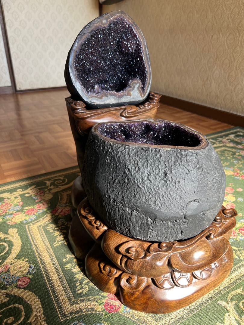 ✨超希少✨　最強パワーストーン　逸品一点物　ペア濃紫水晶ドーム　台座付き