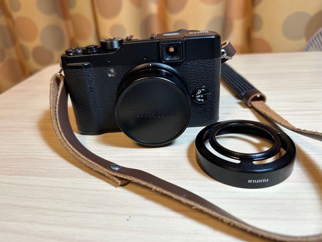 【Tsukiさま専用】FUJIFILM X10 付属品が多数