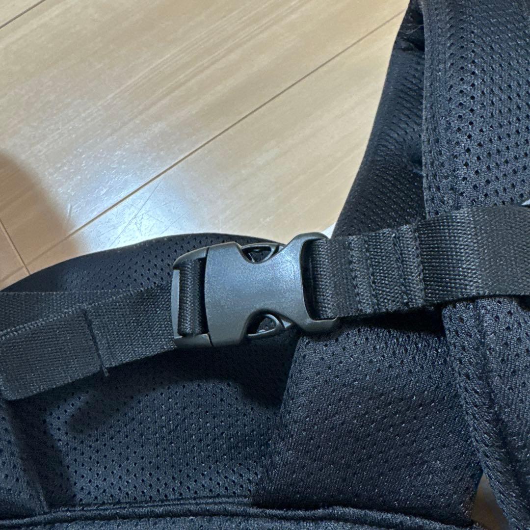 ピトレスク ベビーキャリア ファースト　ブラック　 抱っこ紐