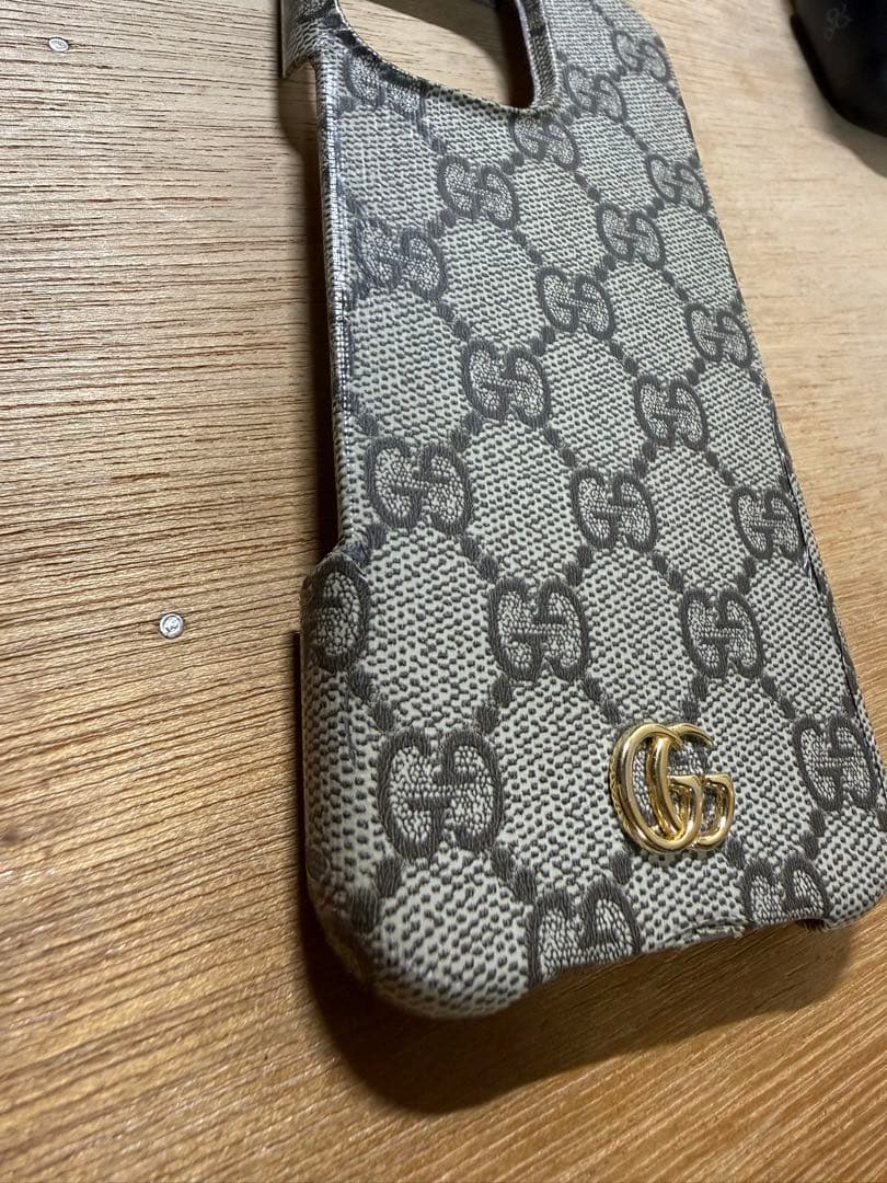 Gucci iphone 16 pro max スマホケース