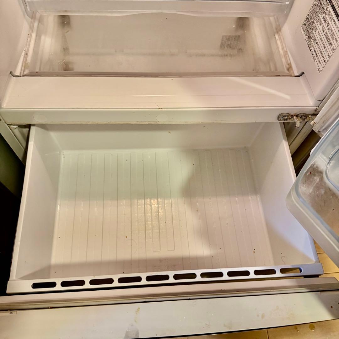 東芝　冷蔵庫　高さ1400 奥行600 幅600