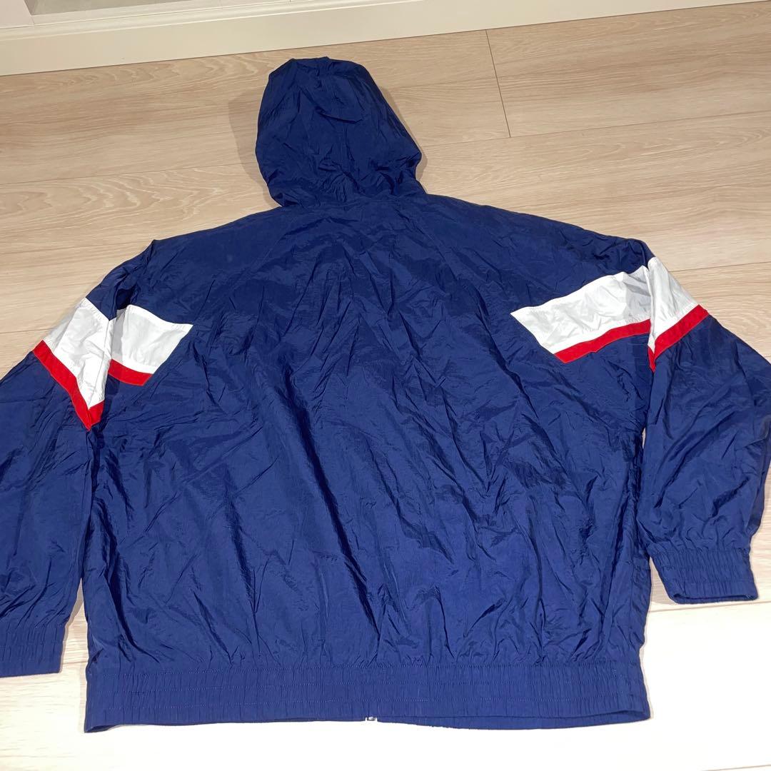 PSG（パリ・サンジェルマン） × Nike のウインドブレーカー　セット