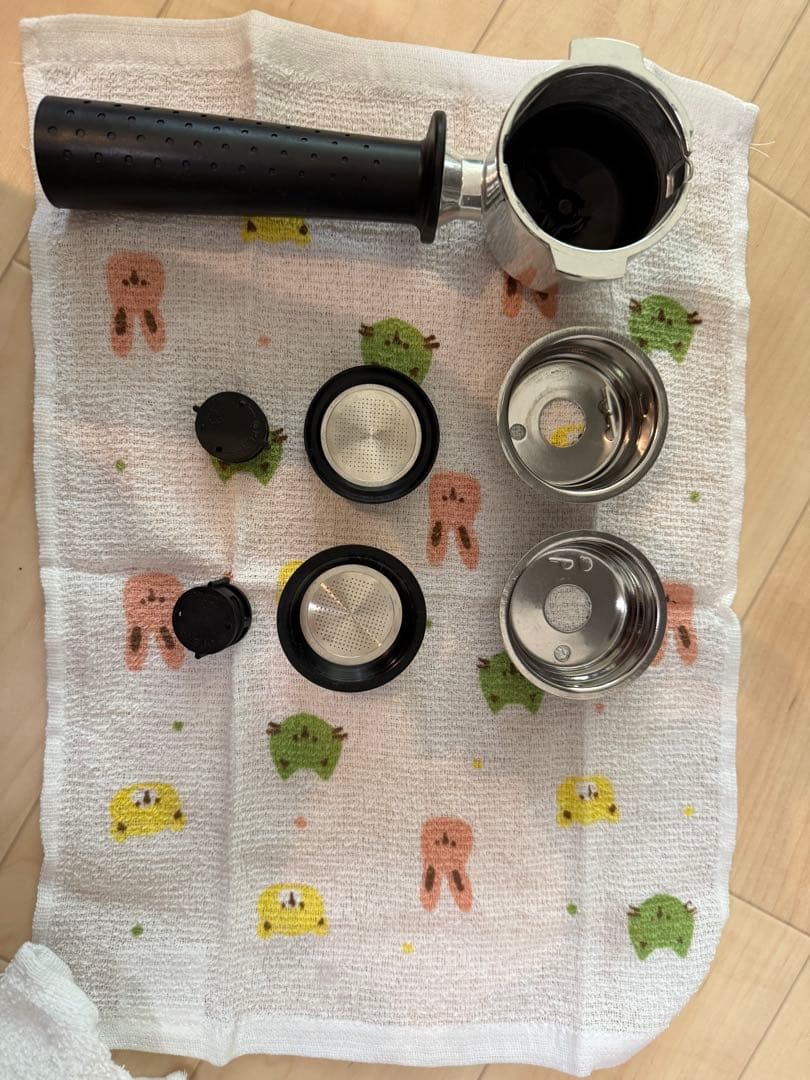 デロンギ　スティローザ　EC235J-BK エスプレッソマシン