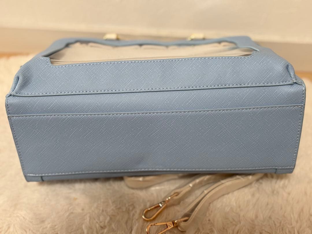 ほぼ未使用　& chouette推し事シリーズ　シナモロールバッグ　チャーム付き