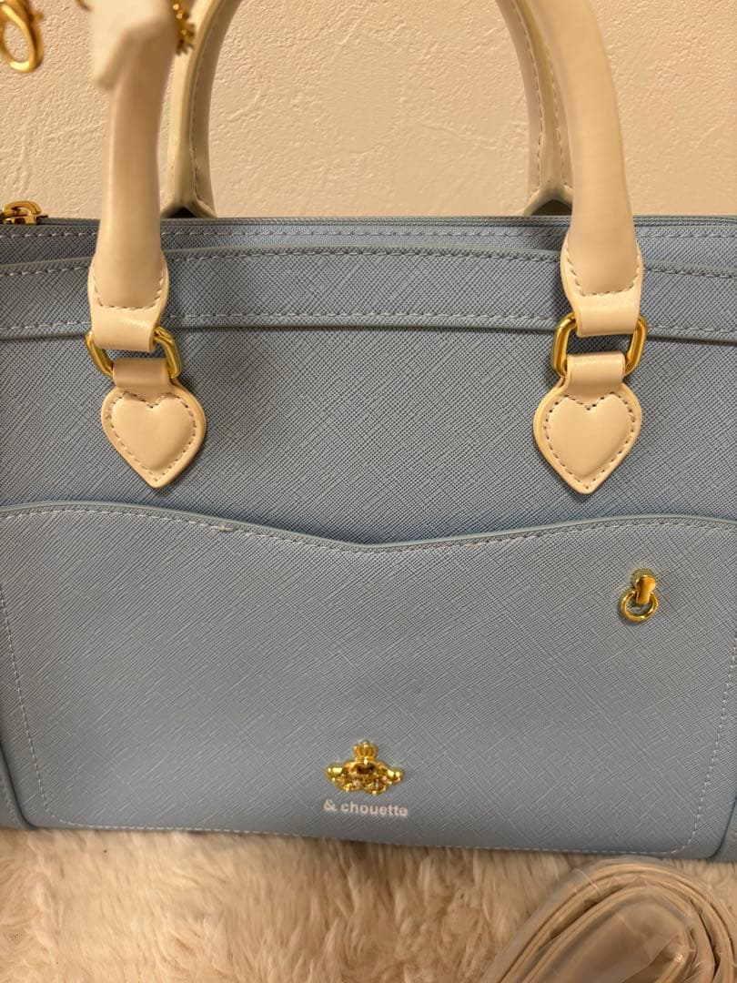 ほぼ未使用　& chouette推し事シリーズ　シナモロールバッグ　チャーム付き