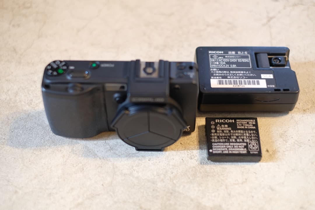 Ricoh Caplio GX100 + VF-1 + LC-1 美品