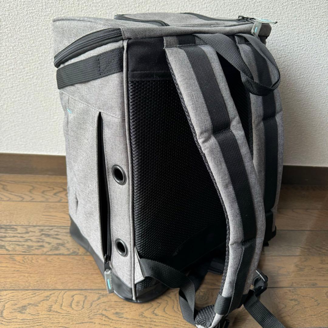うさぎ専用　ラパンリュックキャリー　スノコ付きトイレ　給水器取付可　肩ズレ防止付