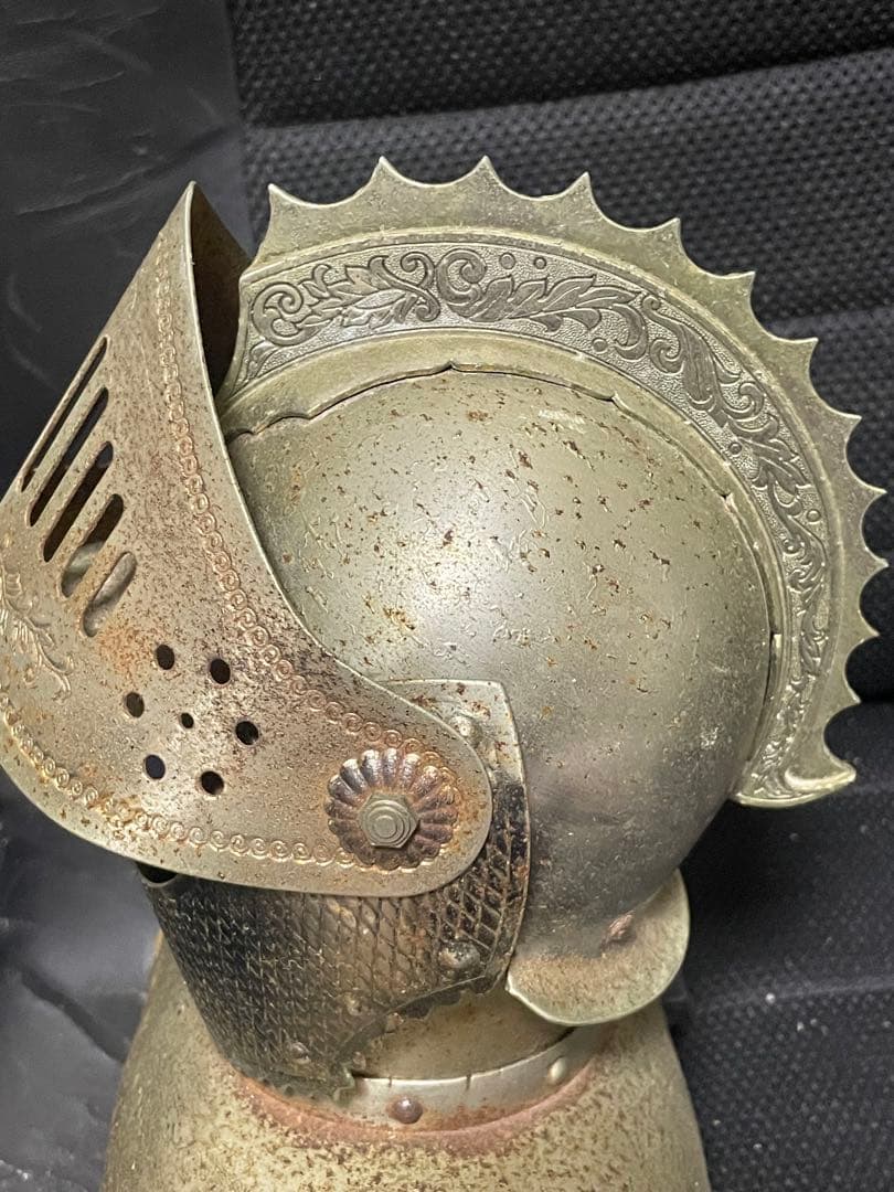 ニッカウィスキー の西洋騎士（甲冑）ラジオ兼時計ディスプレイ用 ジャンク品