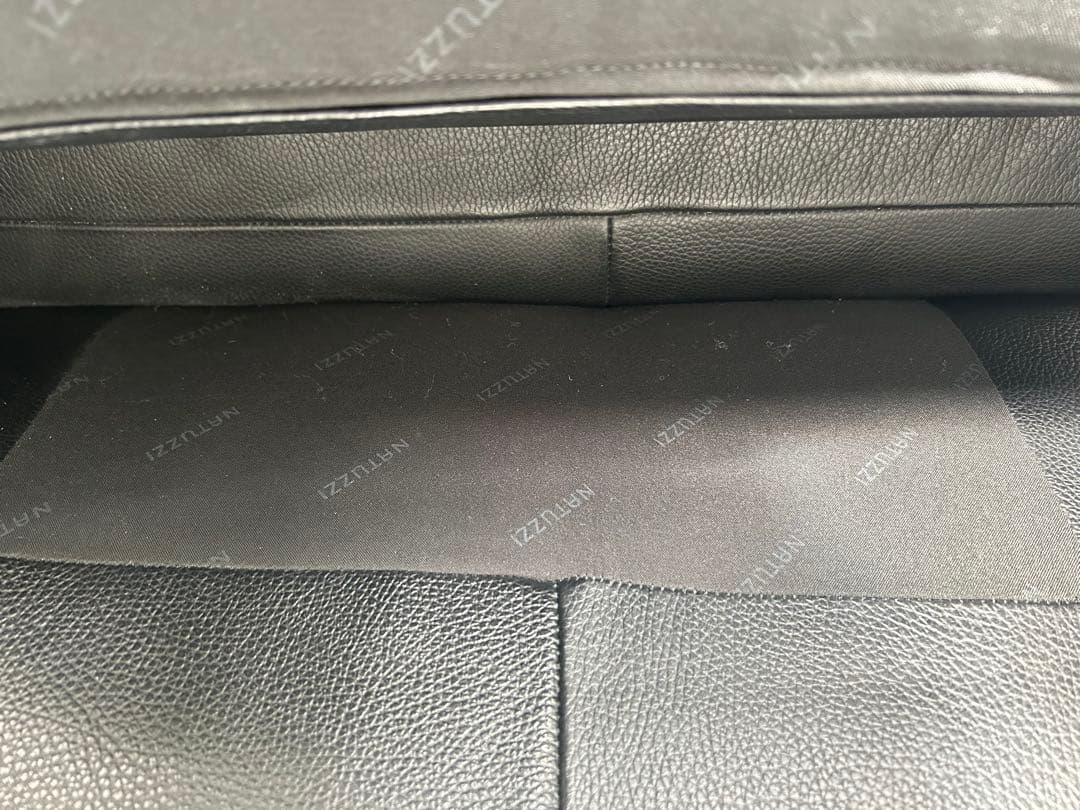 Natuzzi ナツッジ　レザーソファ 黒