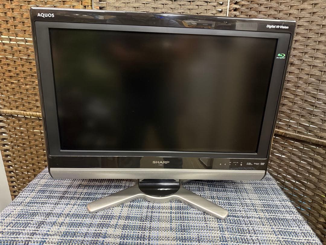 【洗浄消毒作業済】シャープ　ハイビジョン　液晶テレビ　ブルーレイLC-26DX1