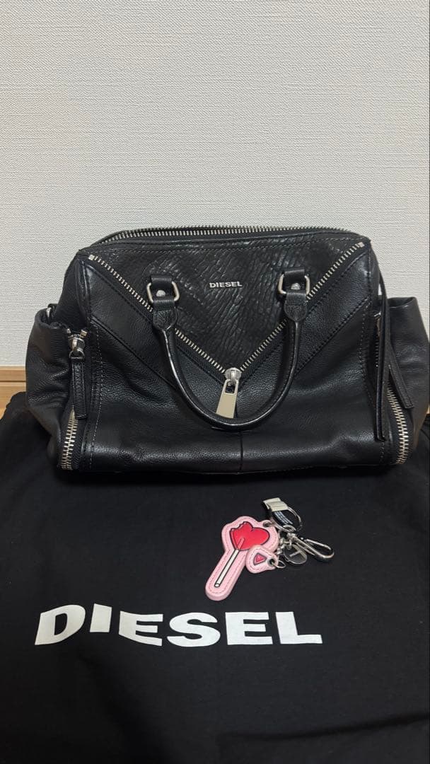 DIESEL LE-ZIPPER クロスボディバッグ