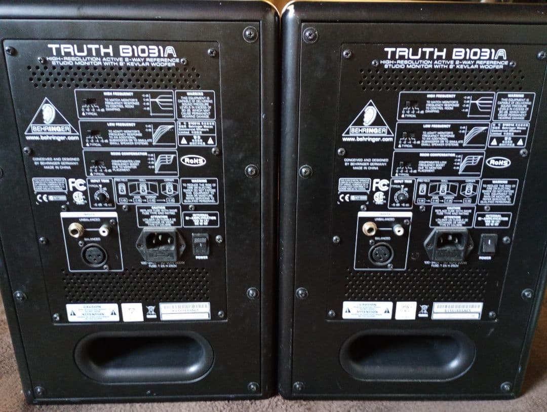 BEHRINGER ベリンガー B1031A　パワードスピーカー ペア