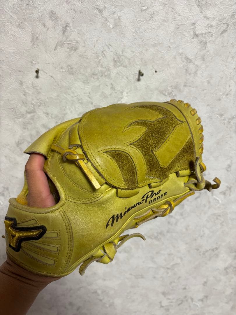 現在最高安値 ミズノプロ 硬式 オーダー 投手用 刺繍入りのため値段安め