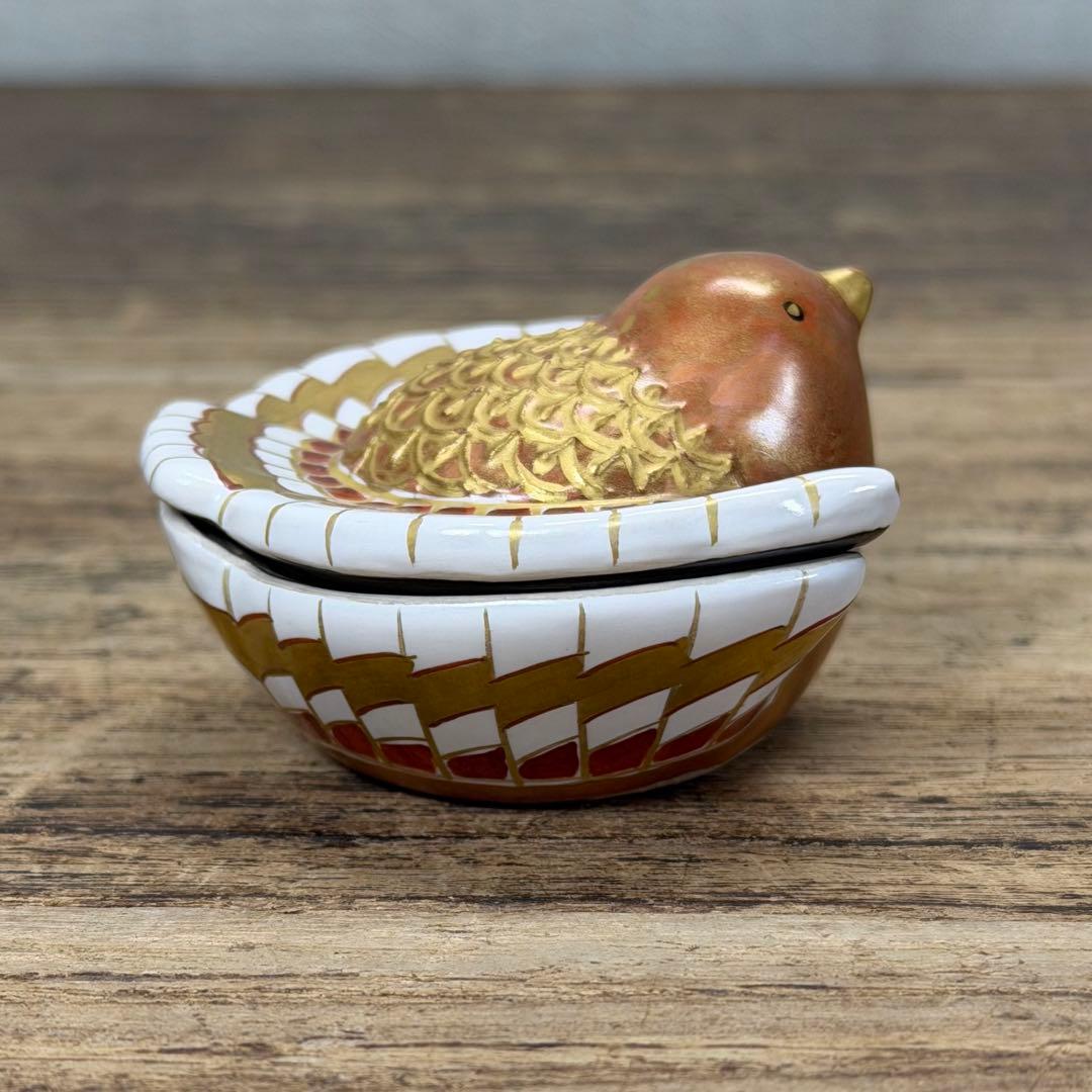 a800 送料込 御室窯 金彩 内銀 福良雀 香合 在銘 共箱 茶道具