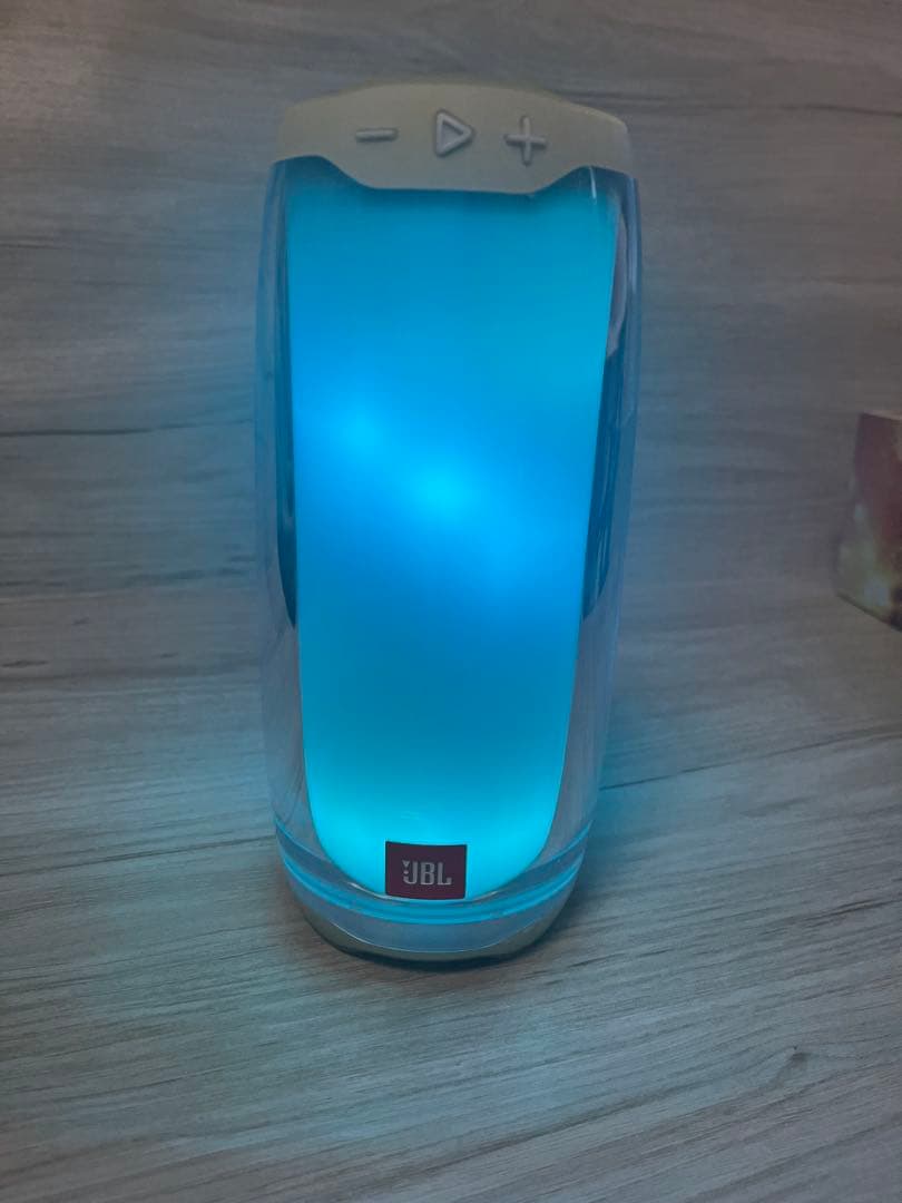 JBL Pulse4 白 スピーカー