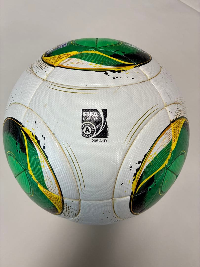 ラスト値下げ‼️超レア‼️【サッカーボール 2013W杯公式試合球】