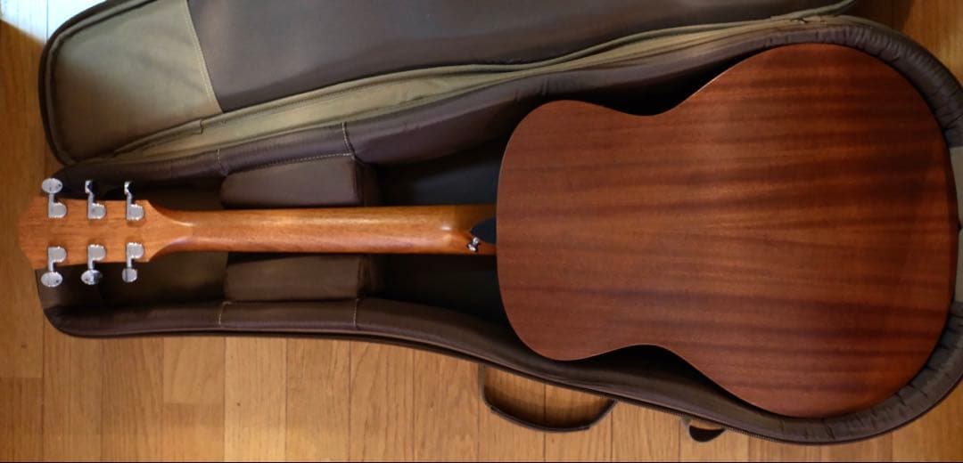 Taylor GS mini-e Mahogany ピックアップ付