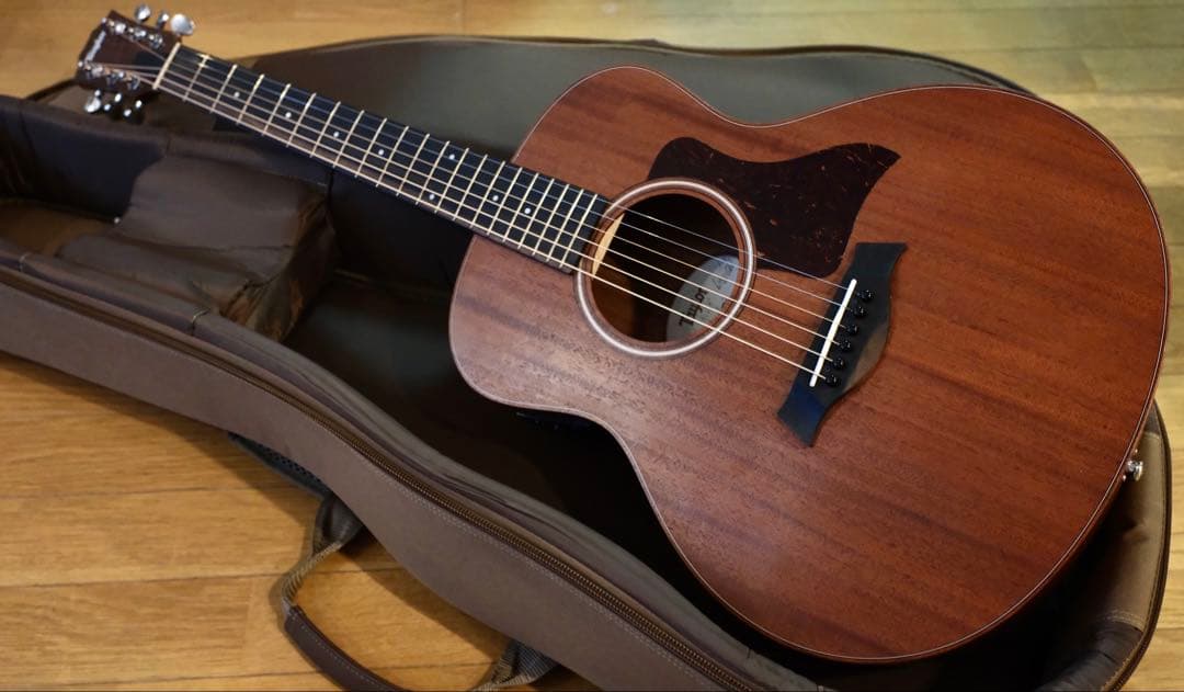 Taylor GS mini-e Mahogany ピックアップ付