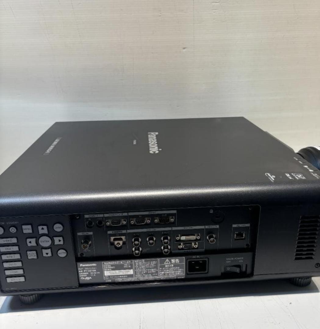 Panasonic PT-DZ10K プロジェクター