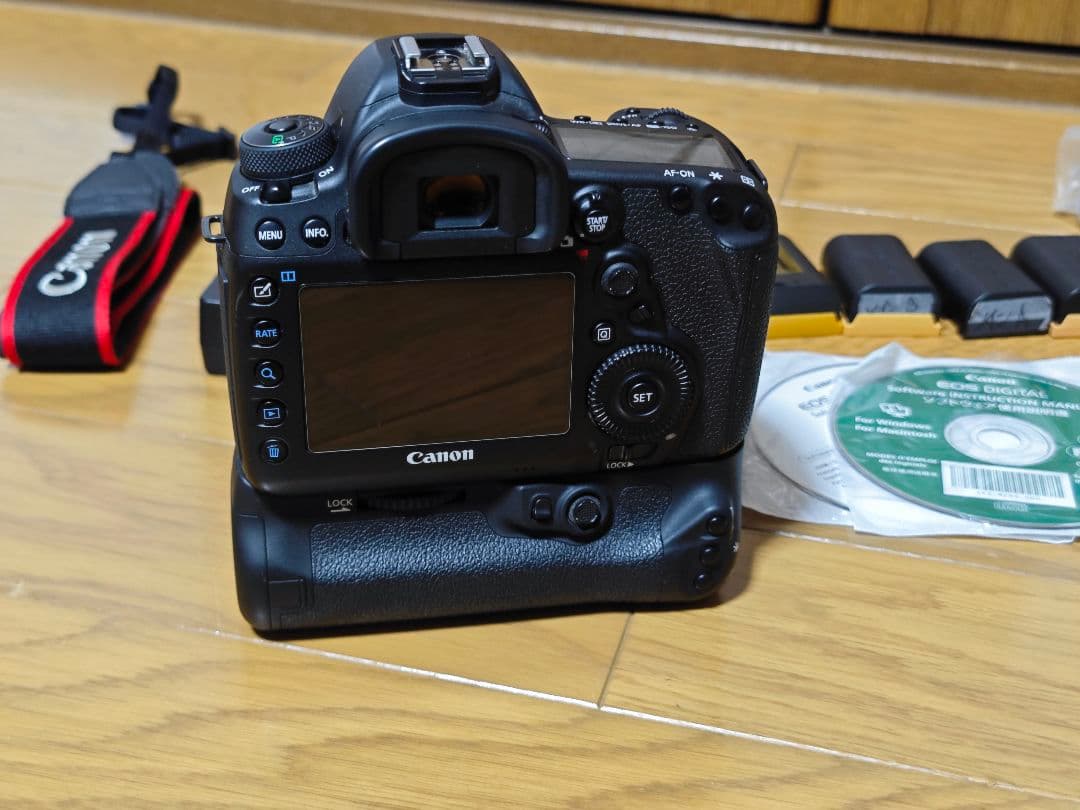 Canon EOS 5D Mark IV . BG-E20 . バッテリー各種