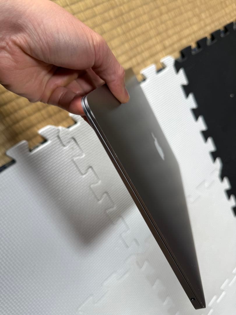 MacBook本体 MacBook Air 2018 i5 8GB/128GB