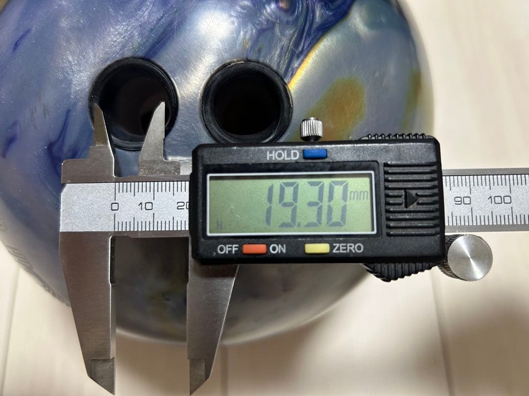 STORM EQUINOX ボウリングボール 15ポンド4oz サムレス