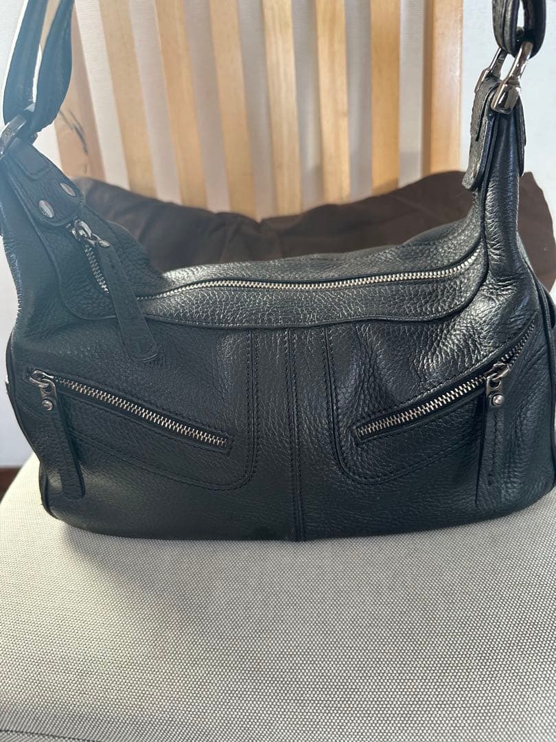 Tod’s ワンショルダー　革　黒　バッグ