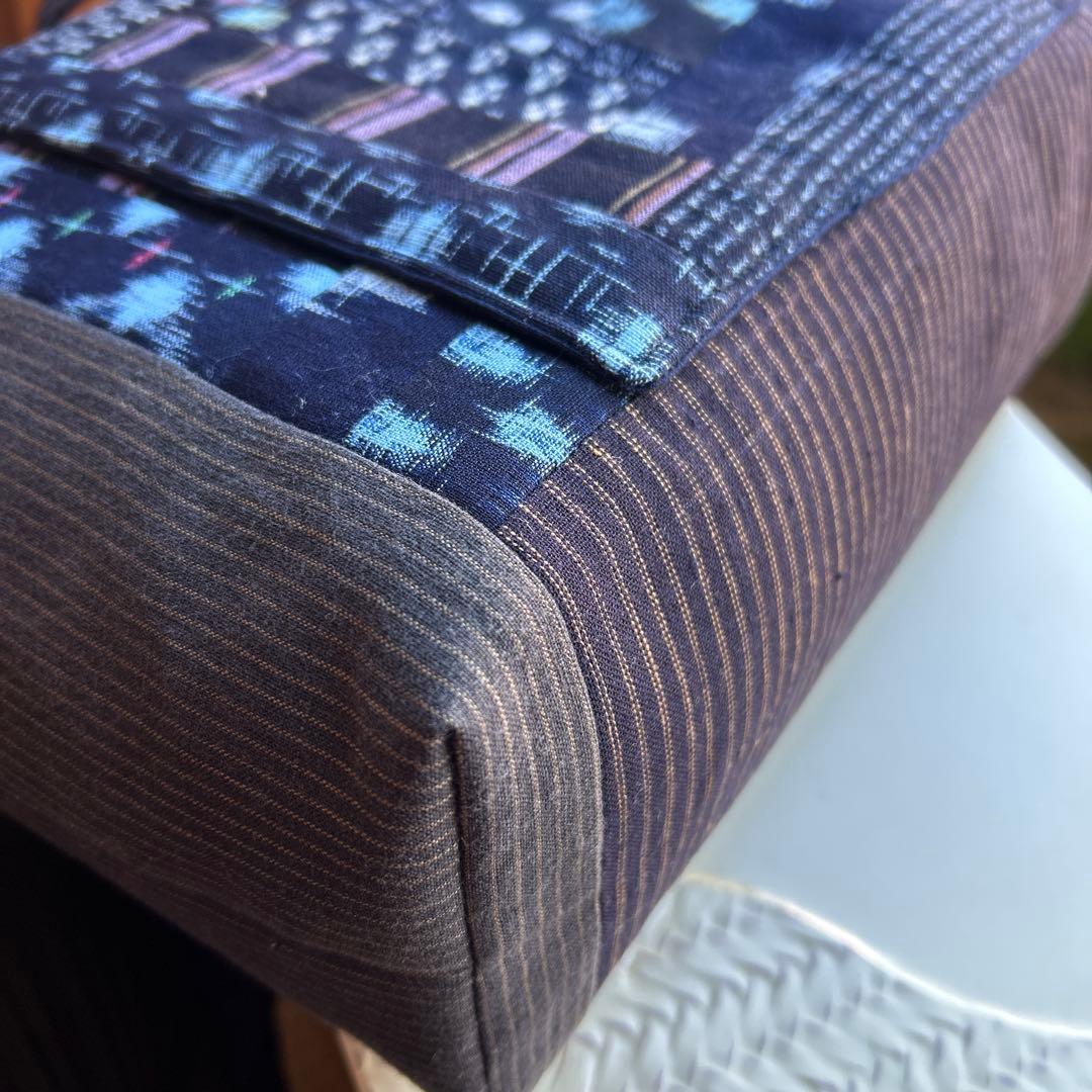 絣のパッチワーク大きながま口丸ショルダー (*´꒳`*)ショルダー紐とチャーム付