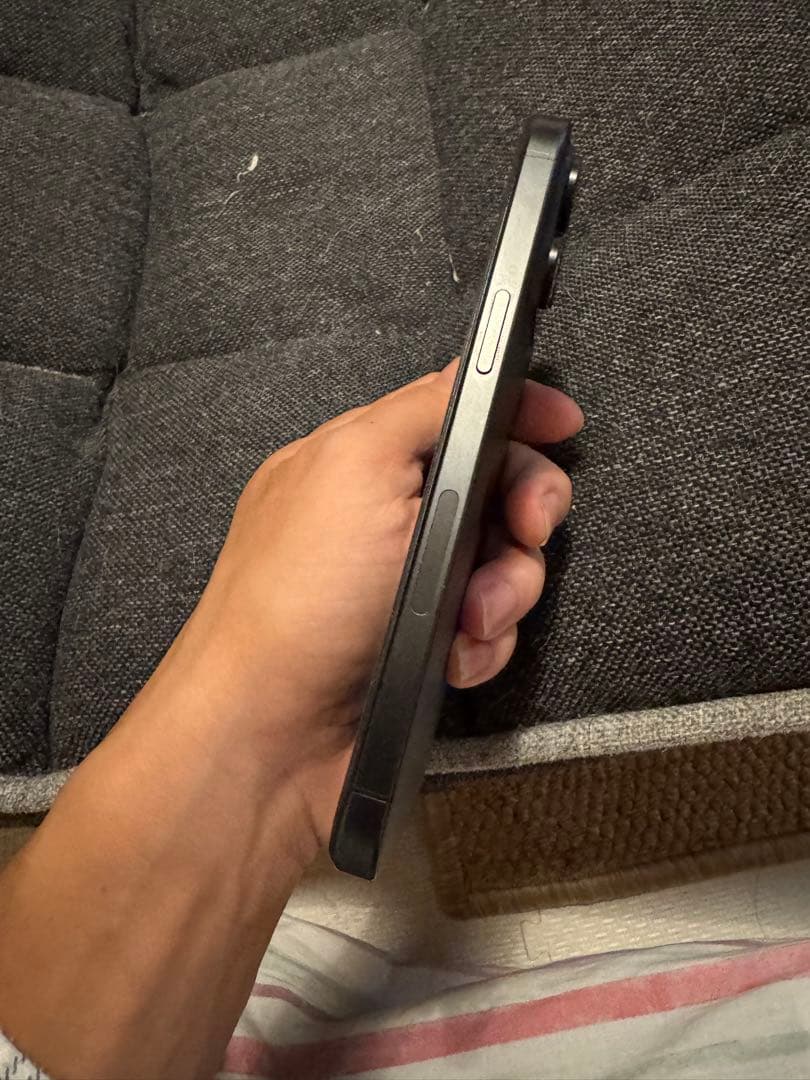 Akiページ　iPhone 16 Pro Max 256gb