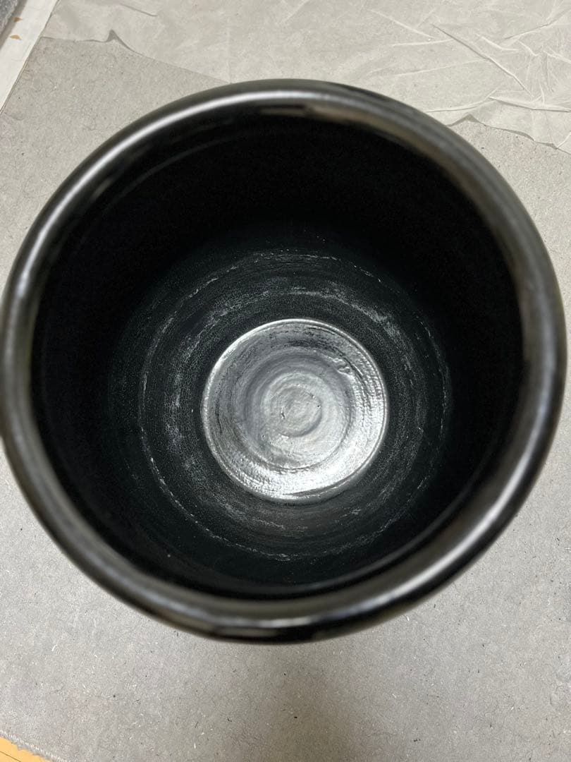 黒い丸型植木鉢 大鉢用