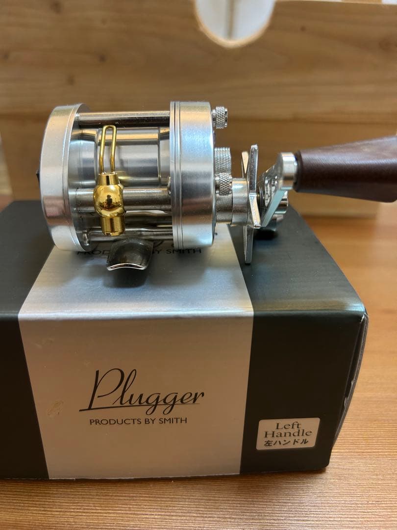 スミス　ベイトリール　プラッガー21　LH　シルバー左　（ 五十鈴bc421 ）