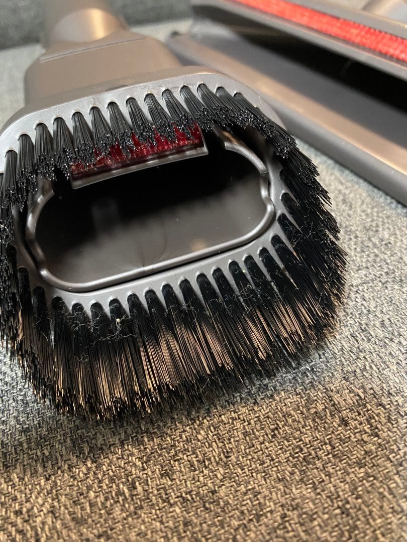 付属品多数ダイソンV7triggerハンディコードレスクリーナー　＊美品＊