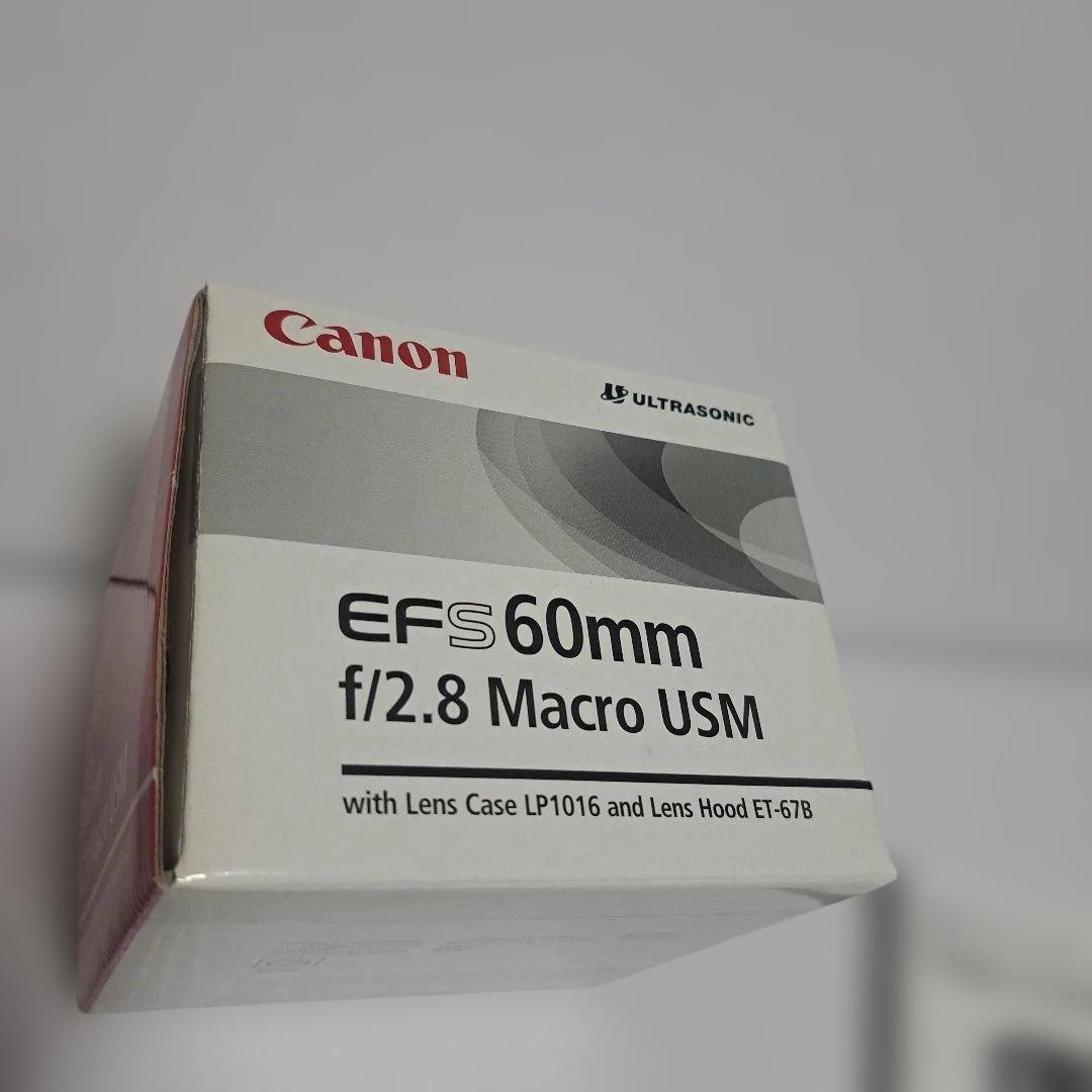 Canon EFS 60mm f/2.8 Macro USM　美品 付属品あり！
