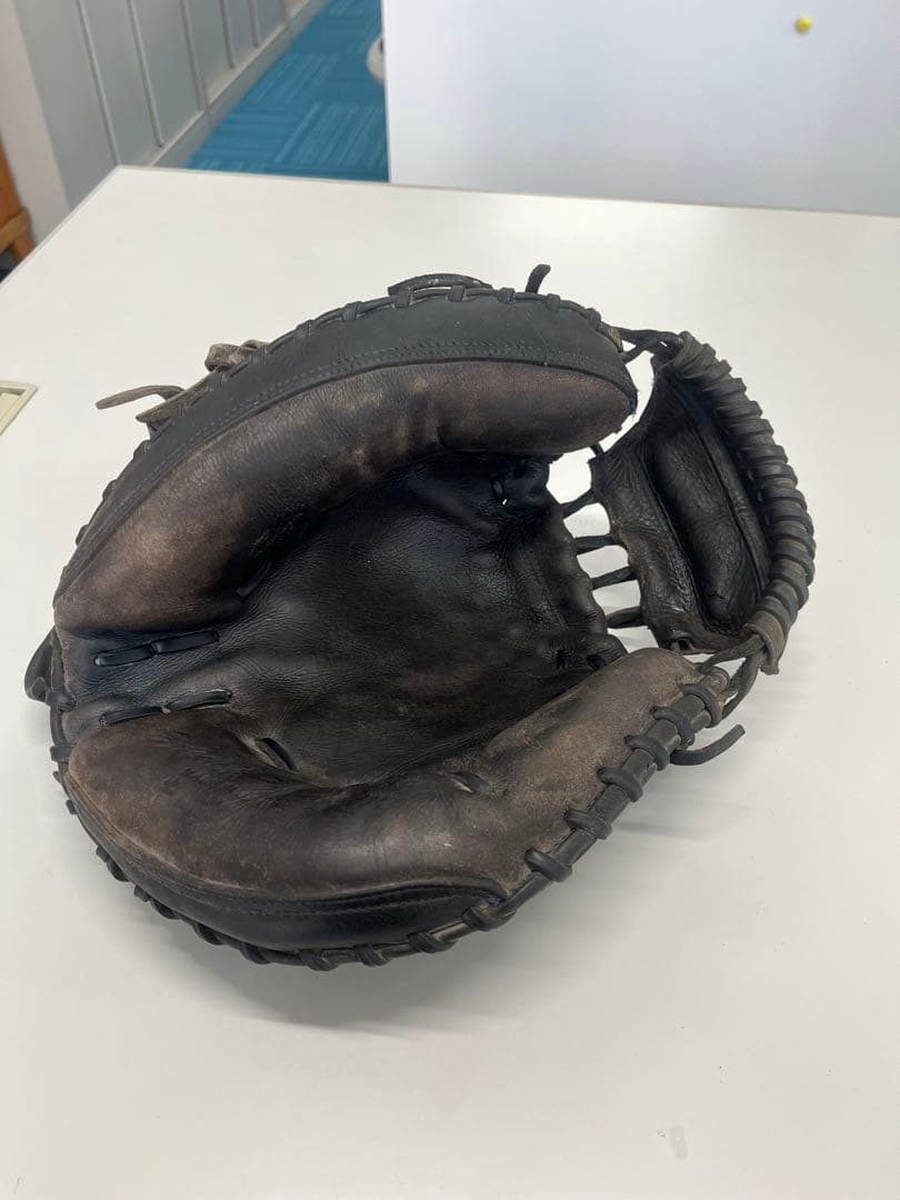 硬式野球グローブ 黒 レザー