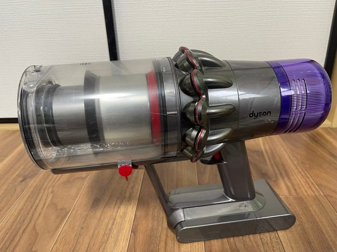 Dyson-ダイソンV11(SV14)スティッククリーナー 本体とアタッチメント