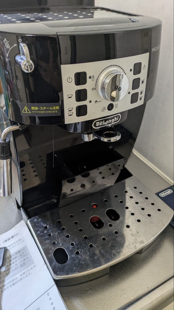 DeLonghi Magnifica S ECAM22112 コーヒーマシン