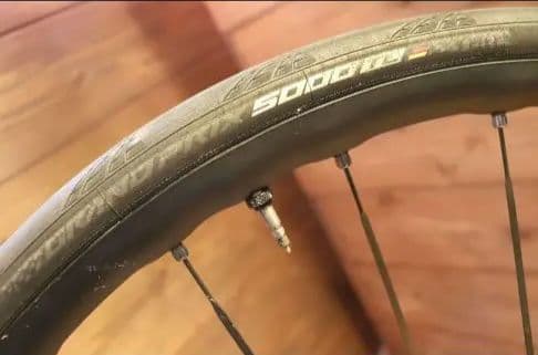 キシリウムエリート UST DISC チューブレス ホイールセット