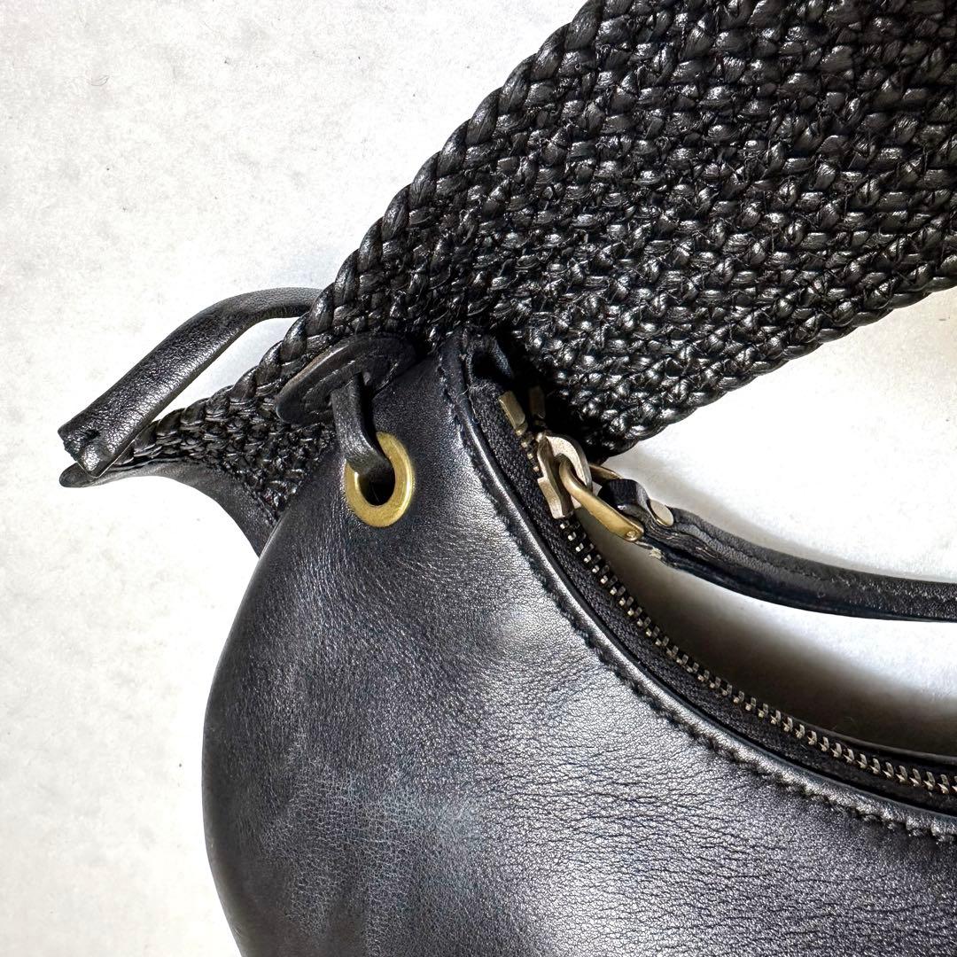 GUCCI ヴィンテージ レザー 編み込みハンドル ブラック ショルダーバッグ