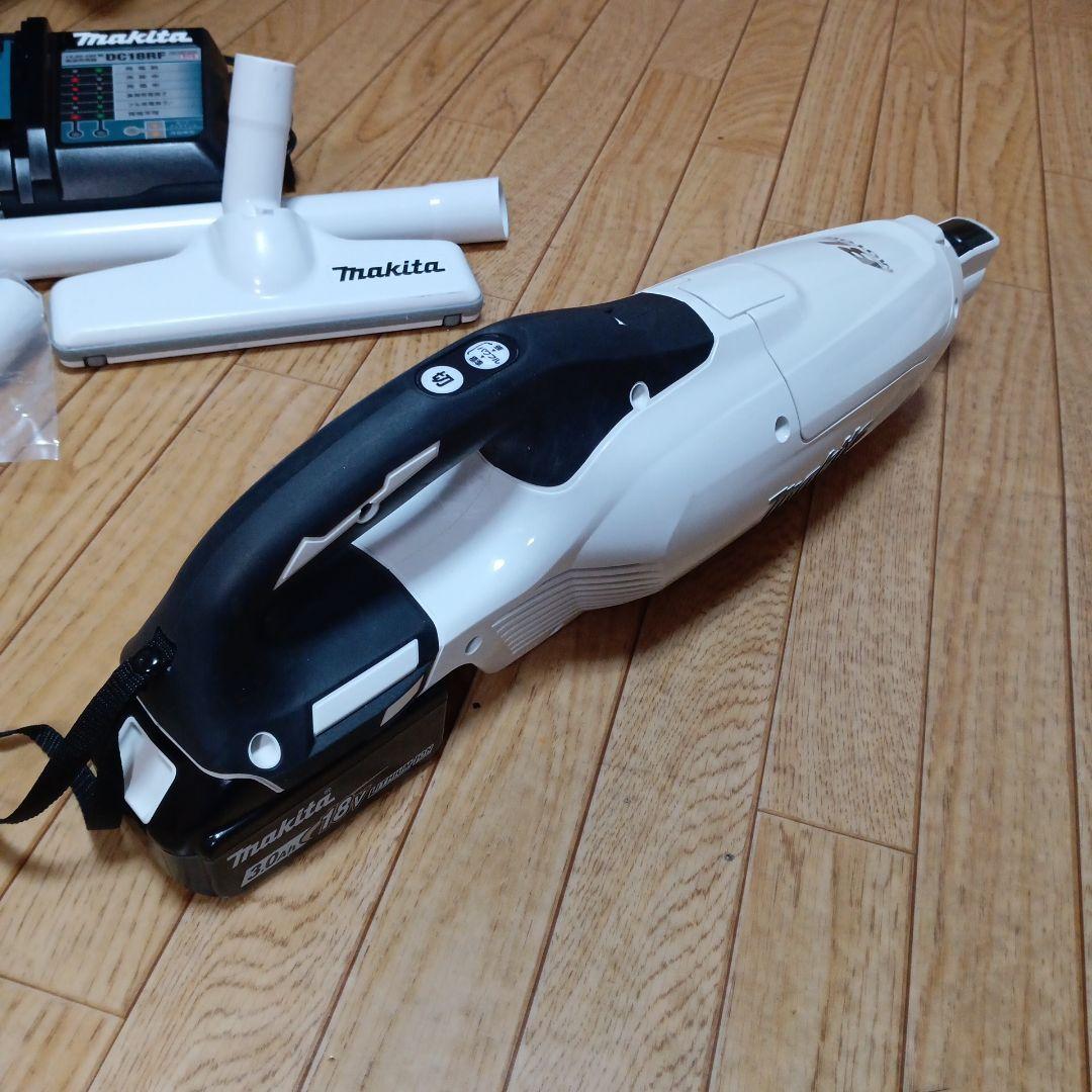 マキタ18V充電式クリーナ　CL282FD 純正バッテリー、純正急速充電器付