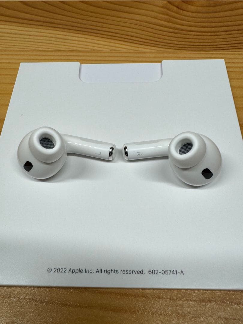 【美品】AirPods Pro 第2世代（Lightning） おまけ付き