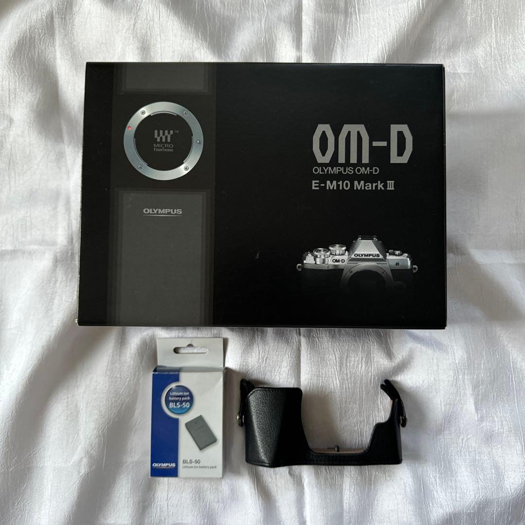 【最終値下げ】オリンパスOM-D E-M10 MarkIIIキット＆バッテリー他