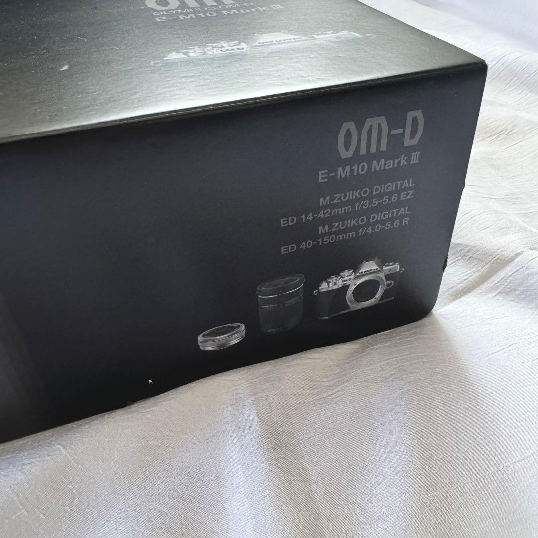 【最終値下げ】オリンパスOM-D E-M10 MarkIIIキット＆バッテリー他