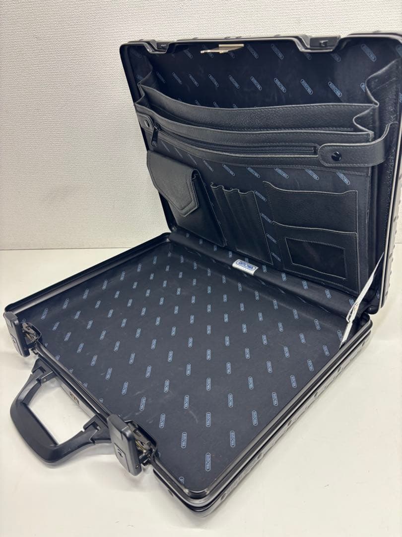 RIMOWA リモワ アタッシュケース バッグ　ポリカーボネート グリーン