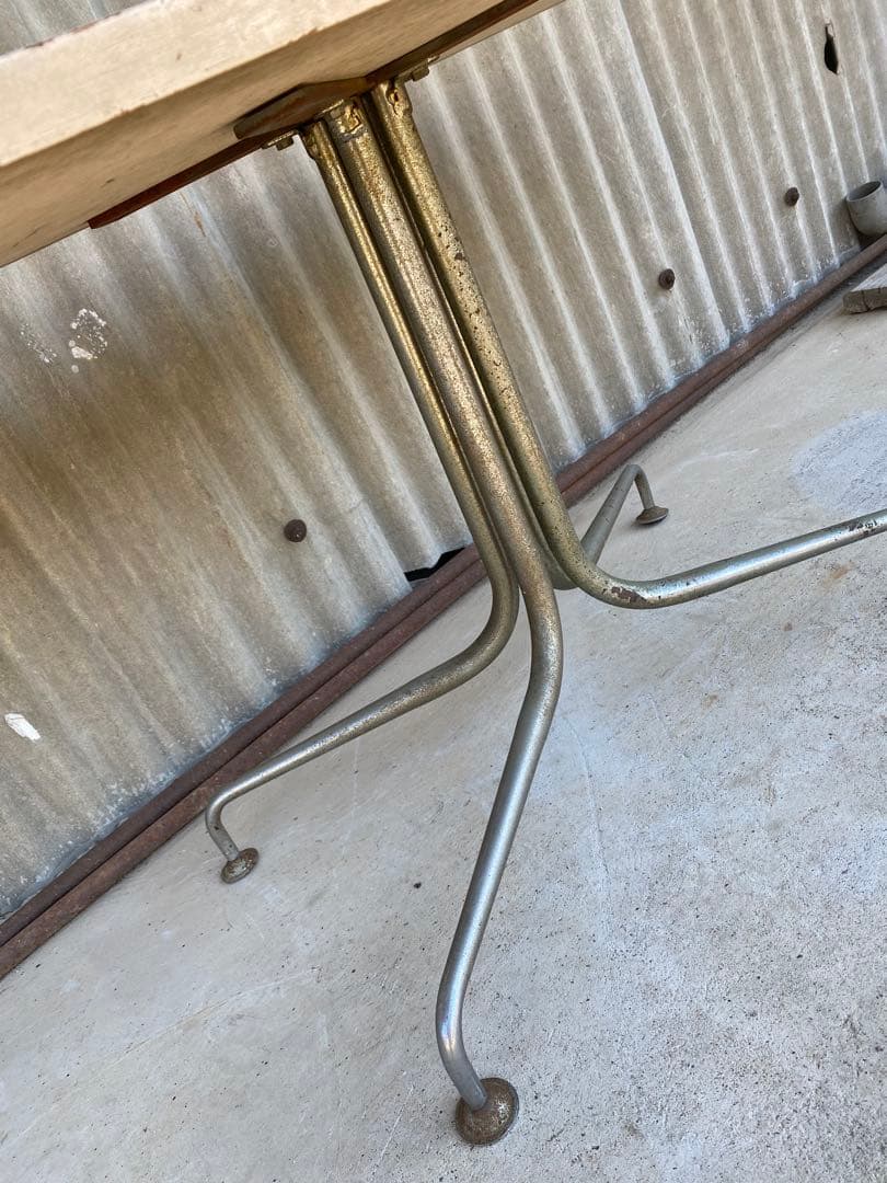 レトロ　コーヒー　テーブル　喫茶店　カフェ　ヴィンテージ