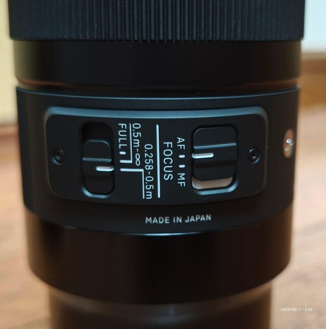 SIGMA 70mm f2.8 DG MACRO 49ミリ径　ソニーEマウント用