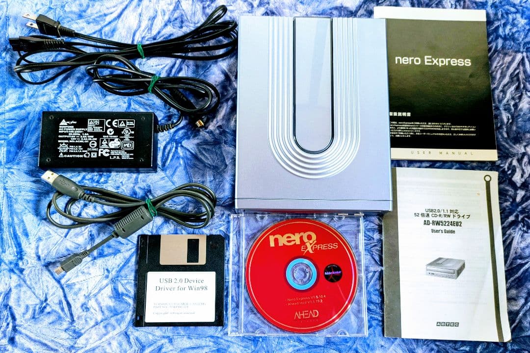 ADTEC 52倍速CD−R/RWドライブAD−RW5224EU2　レトロ